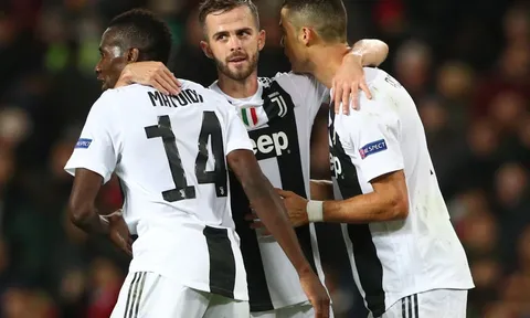 Man Utd không thua vì hàng thủ Juventus, mà thua vì Pjanic
