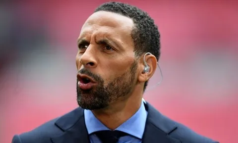 Man Utd khủng hoảng, Rio Ferdinand làm điều khiến CĐV ấm lòng