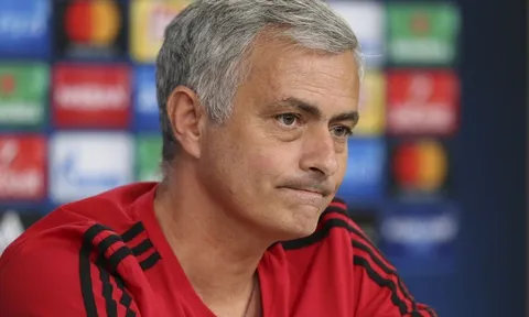 Góc Man United: Con tàu chệch hướng vì người thuyền trưởng?