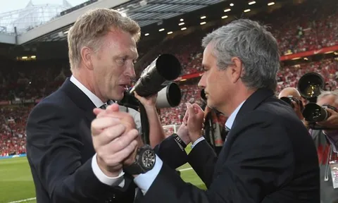 Man Utd nổi bão, Moyes nói lời bất ngờ về Mourinho