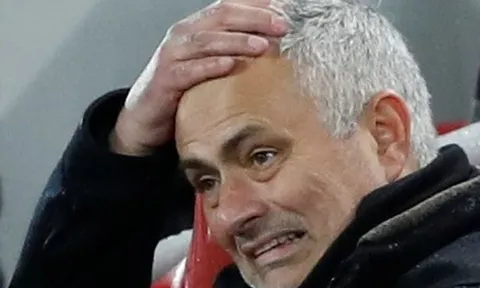 Man Utd thảm bại, Casillas công khai 'cười vào mặt' Mourinho