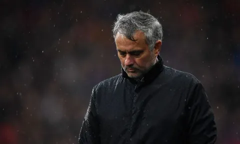Man Utd thua thảm, lỗi ở Mourinho