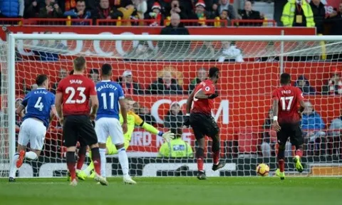 Pogba trở thành cầu thủ đầu tiên dưới thời Mourinho làm được điều này