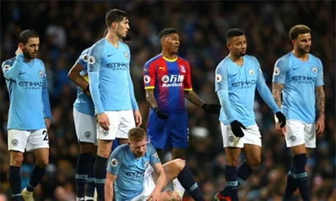 Đây, 4 vấn đề mà "Nhà vua" Man City cần khắc phục: Tử huyệt tuyến giữa, hàng thủ mơ ngủ
