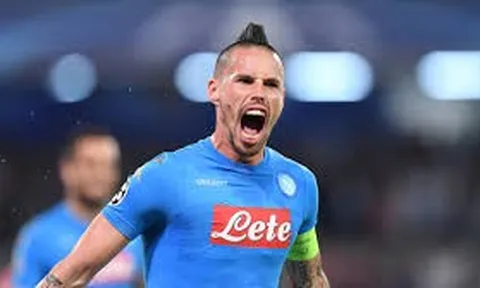 Marek Hamsik, người thổi hồn vào các đợt lên bóng của Napoli