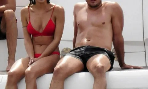 Mario Gotze "phát tướng" khi đi nghỉ ở Majorca