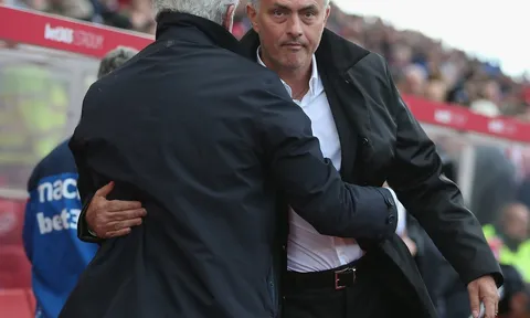 Mark Hughes là nỗi ám ảnh của Mourinho