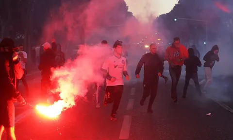 Marseille 2-2 PSG: Kịch tính từ khi chưa bắt đầu