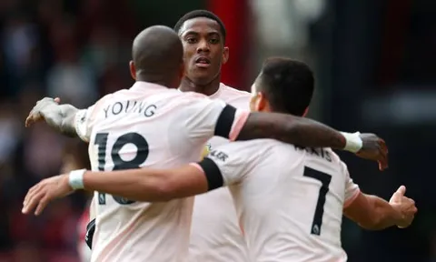 Martial phá vỡ giới hạn bản thân, Man United áp sát top 4