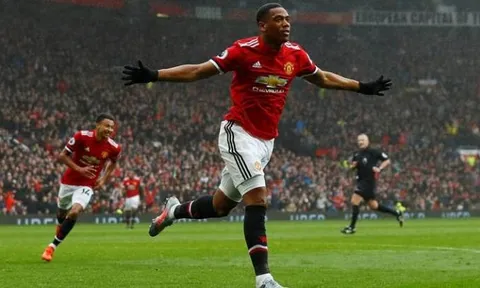 Martial loay hoay tìm bản ngã: Vai chính nhạt nhòa hay Siêu anh hùng dự bị?