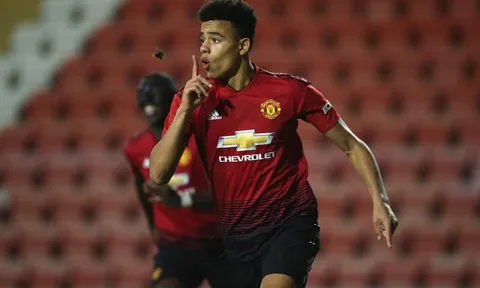 'Thần đồng' lập hat-trick, Man Utd loại Chelsea khỏi FA Youth Cup
