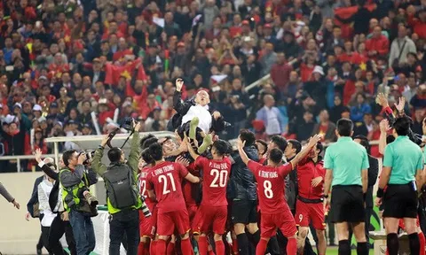 Giảm giá vé xem tuyển Việt Nam - Triều Tiên sau cơn sốt vô địch AFF Cup