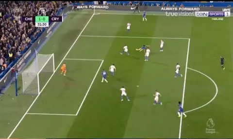 Vì sao bàn thắng của Morata được công nhận nhưng Mane lại không?
