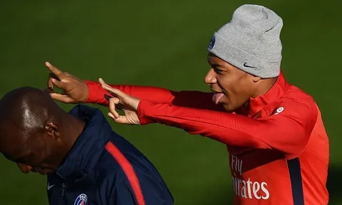 Mbappe khuấy động buổi tập vắng Neymar của PSG