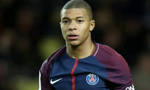 Mbappe tưởng mình đang chơi bóng cho Monaco?