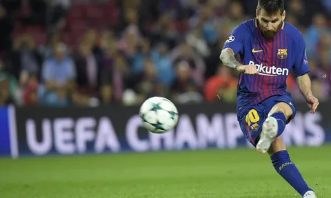 Messi cán mốc 100 bàn tại châu Âu: Giỏi hơn Ronaldo!
