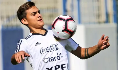 Messi chưa trở lại, Paulo Dybala tự tin trình diễn kỹ năng trên tuyển