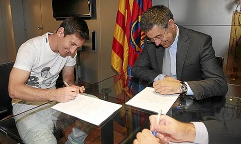 "Messi đã chính thức gia hạn với Barca từ lâu"