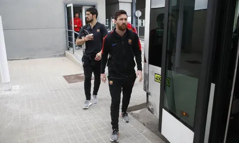 Messi đăm chiêu trên đường hành quân đến Villarreal
