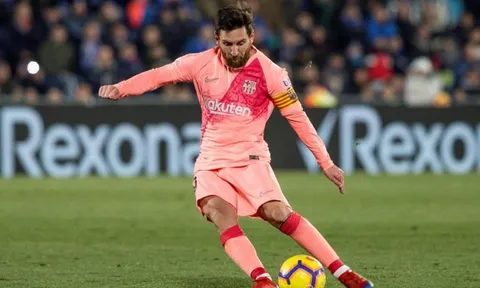Messi đánh lừa tất cả với đường chuyền "thế kỷ"