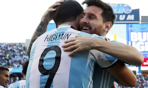 Messi: "Higuain là một trong những tiền đạo xuất sắc nhất thế giới"