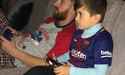 Messi 'luyện' FIFA cùng con trai Thiago