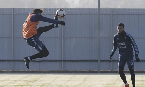 Messi mất hút trong buổi tập thứ 2 của Argentina