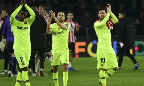 Messi cùng Barcelona đi vào lịch sử Champions League