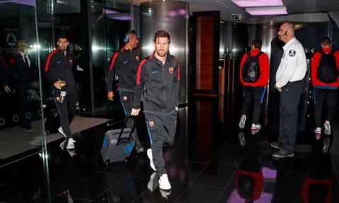 Messi và đồng đội đã có mặt ở Madrid, El Clasico nóng lên từng giờ
