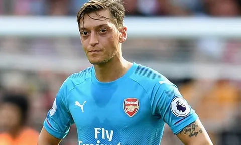 'Mesut Oezil là kẻ thất bại ở Arsenal'