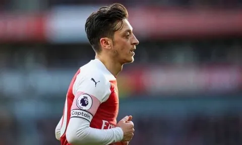 Vì sao Ozil bị loại khỏi đội hình Arsenal đấu Fulham?
