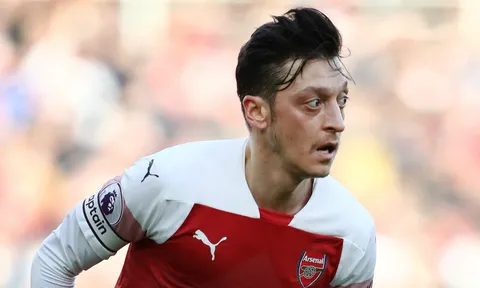 'Ozil đánh mất động lực thi đấu ngay trong hiệp 1'