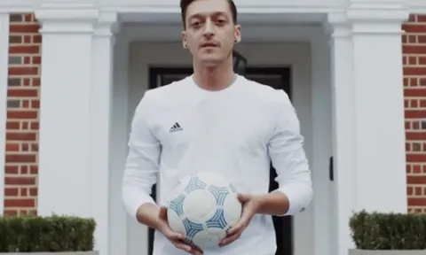 Mesut Ozil lần đầu khoe nhà tại London