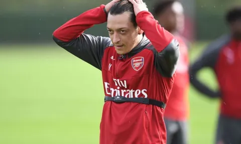 Mesut Ozil lần đầu lên tiếng sau tin đồn đến Man Utd