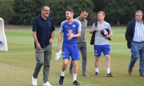 Sarri thừa nhận sự thật phũ phàng về 'vua chuyền' Jorginho