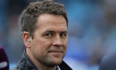 Michael Owen nhận tin nhắn "sốc" trong ngày đầu khoác áo Man Utd