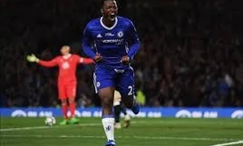 Michy Batshuayi có thể lãnh xướng hàng công của Chelsea?