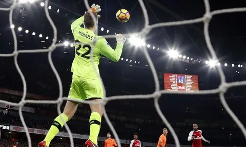 Mignolet SAI LẦM KHÓ TIN, CĐV Liverpool đòi bán gấp