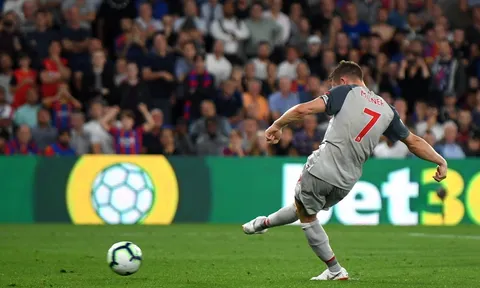Milner lại ghi bàn, tấm gương dành cho Messi