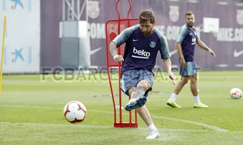 Mỗi Messi không che lấp được sự trống vắng ở Barcelona