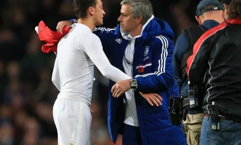 Mkhitaryan chưa tốt, Man Utd cần Mesut Ozil để trở nên hoàn hảo