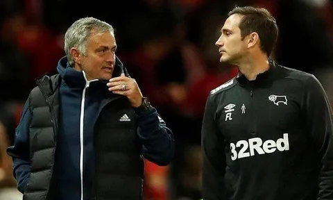 MU bị loại: Tất cả cùng chống lại Mourinho