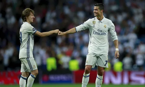 "Modric phải đứng sau Ronaldo"