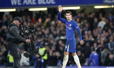 Morata, chiếc áo rách và tư cách của nhà vua