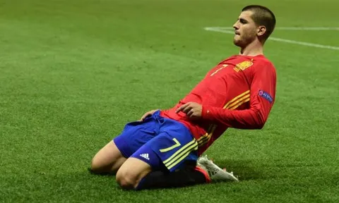 Morata lễ phép nhường áo số 7 cho đàn anh David Villa