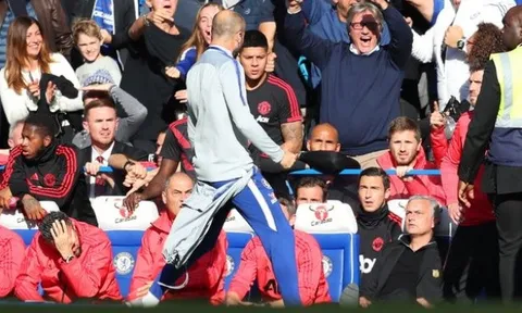 "Một sự ô nhục, tôi sẽ sa thải anh ta nếu là Maurizio Sarri"