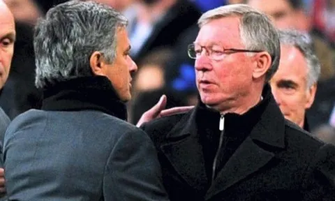 Mou – United: Đừng đem trò ú tim “tầm trung” đi so với “đẳng cấp” của Fergie time