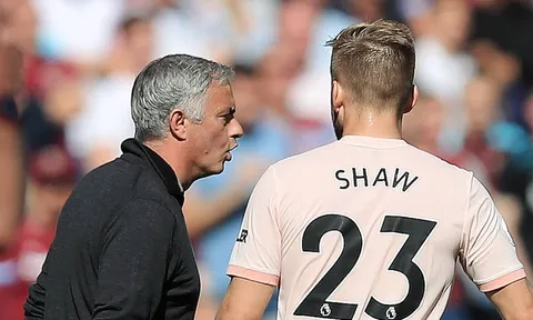 Mourinho chốt 4 mục tiêu, nhưng phải đau đầu vì Ed Woodward