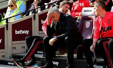 Mourinho "bật bãi" hay cuộc binh biến lớn nhất trong thập kỉ tại Man Utd?