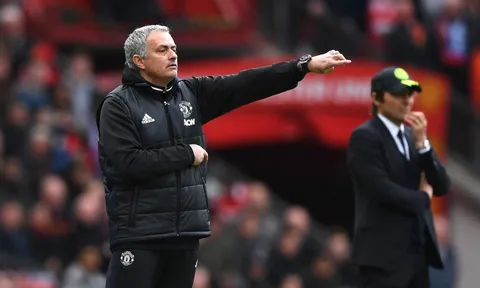 Mourinho: Chelsea của tôi đáng xem hơn Chelsea của Conte